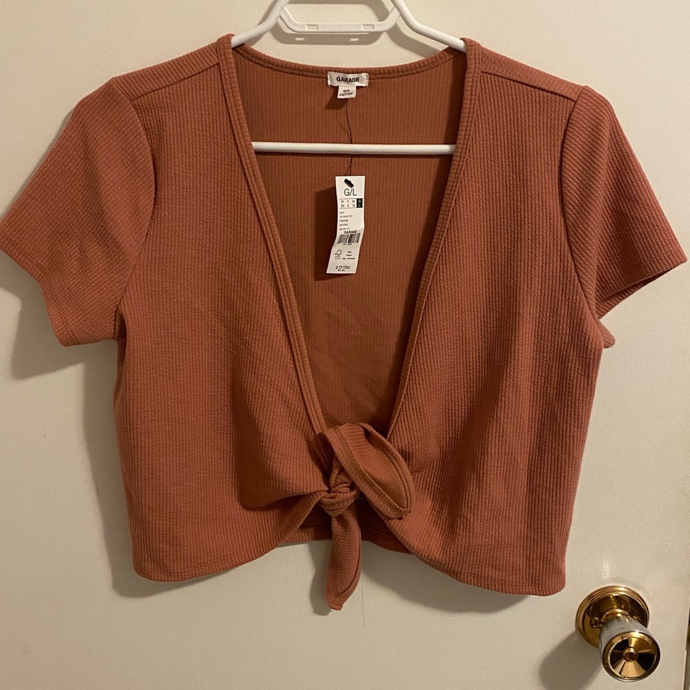 Ribbed garage tie cropped t shirt